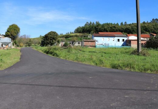 O Concello de Lousame inviste 49.000 euros na mellora da estrada entre as localidades de Vilacoba e Vilar de Reconco
